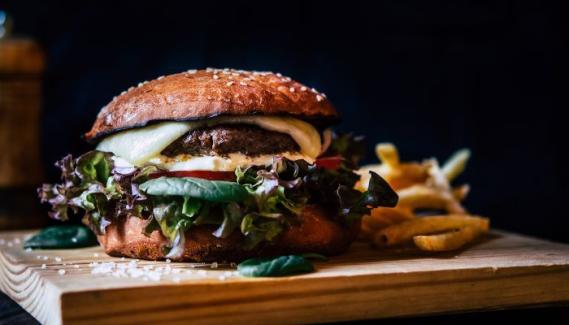 The Secrets To Making The Ultimate Burger